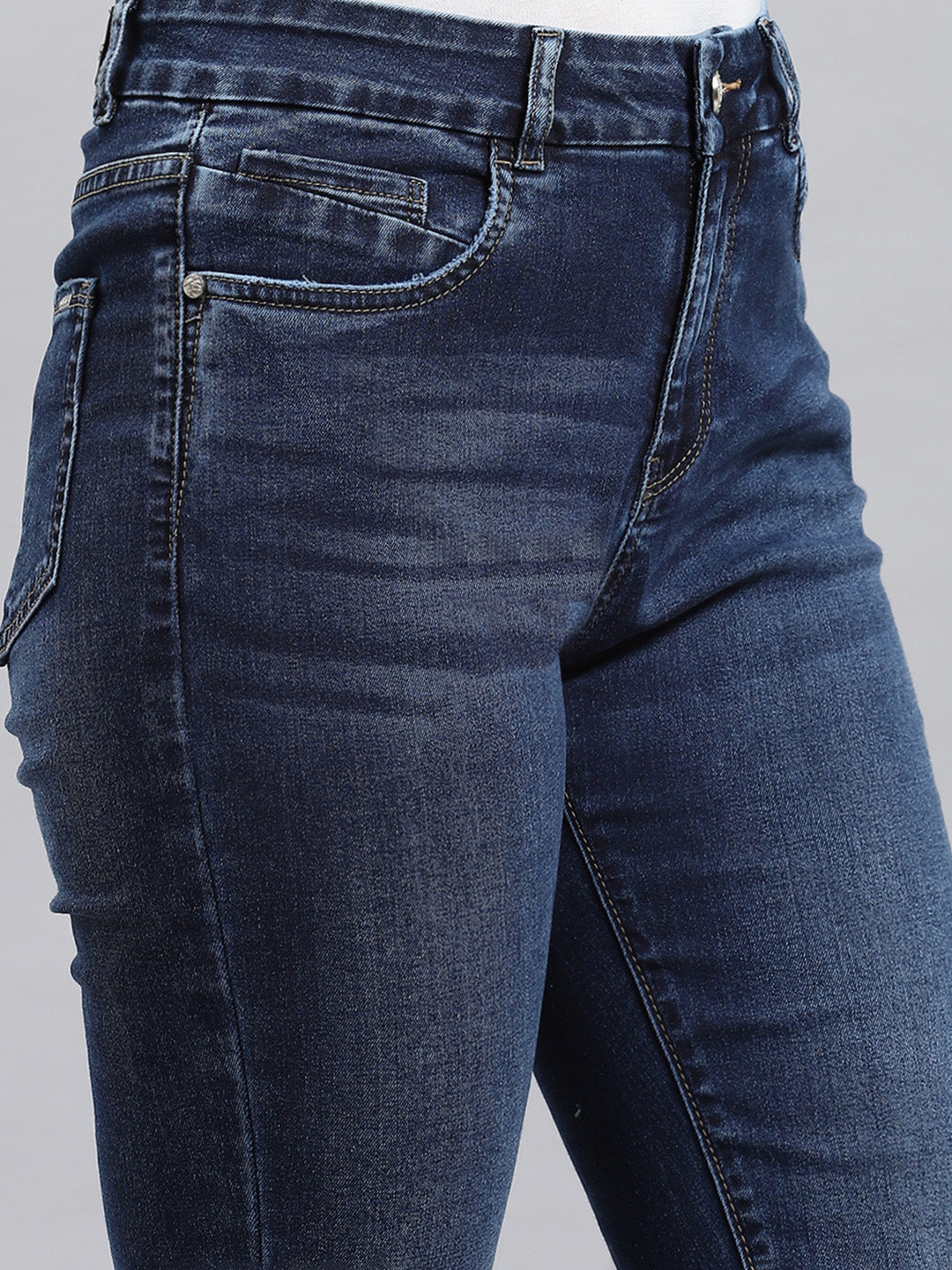 Women Blue Solid Slim Fit Denims