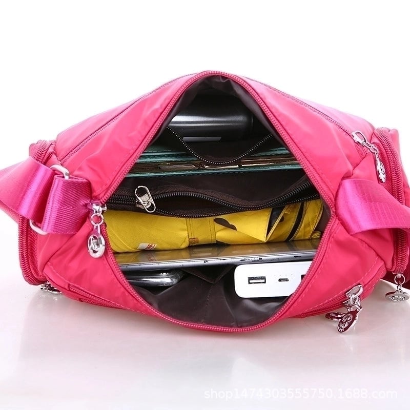 Women's Medium All Seasons Nylon Basic Shoulder Bag