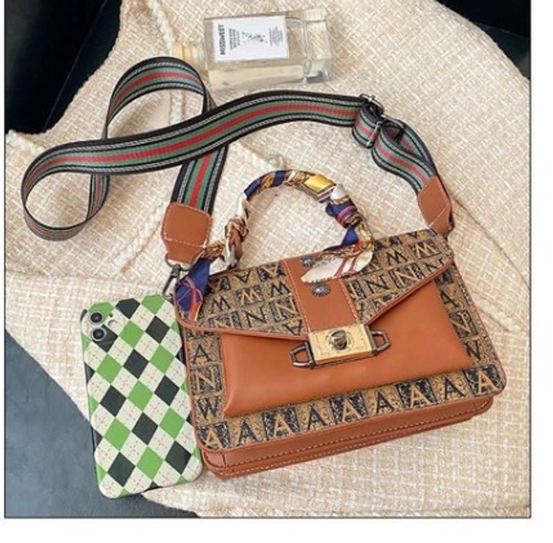 Women's Small All Seasons Pu Leather Solid Color Streetwear Square Flip Cover Handbag