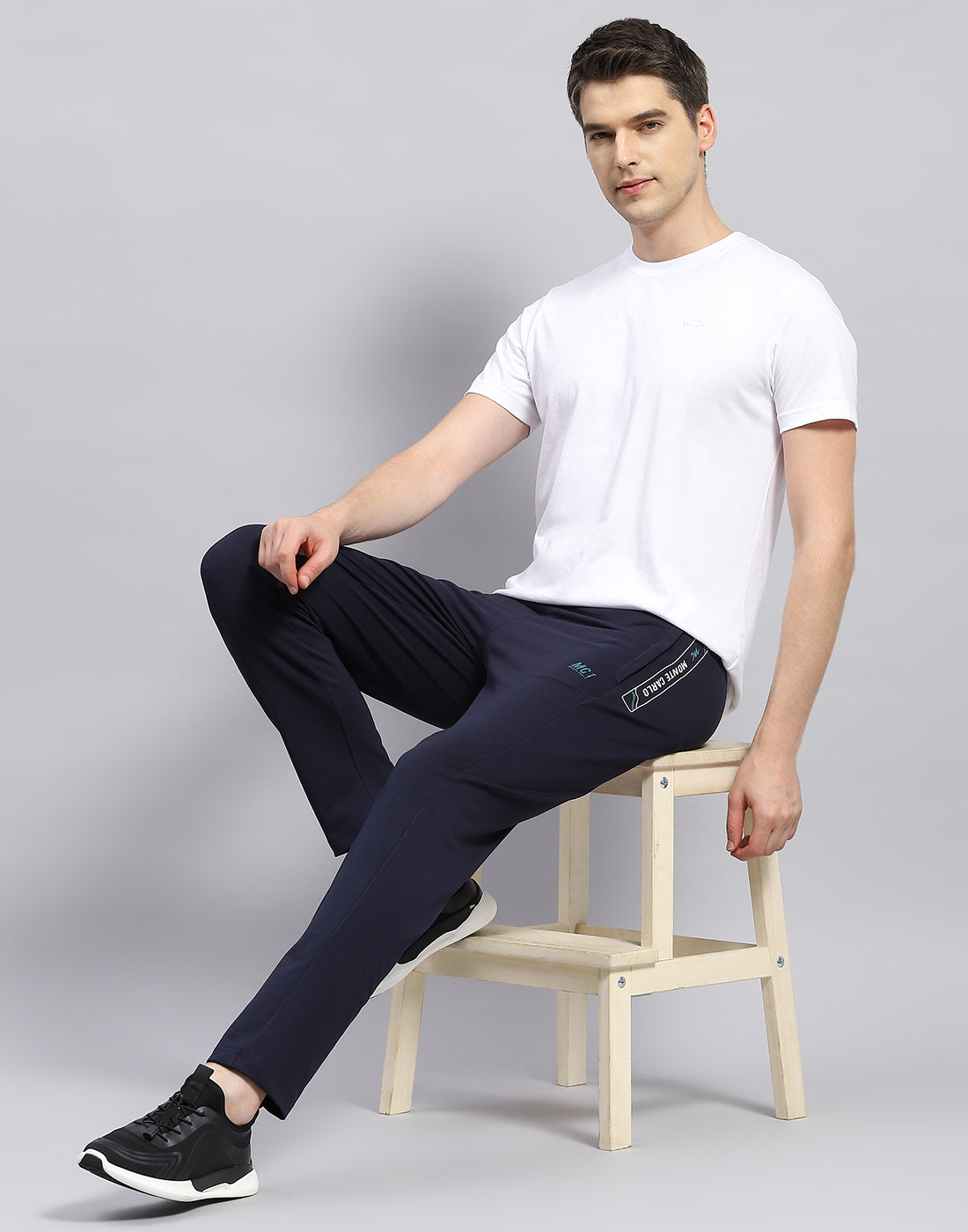 Men Navy Blue Solid Regular Fit Lower