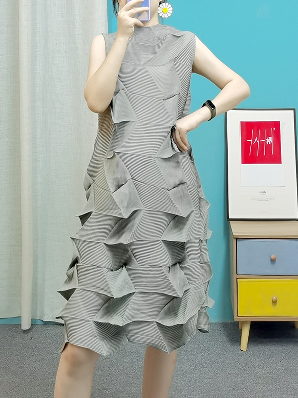 Casual Sleeveless Irregularity Pleated Solid Color Stand Collar Midi Dresses