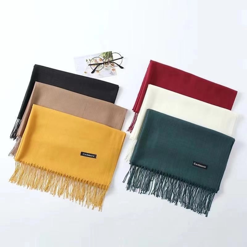 Women's Elegant Classic Style Solid Color Polyester Tassel Scarf