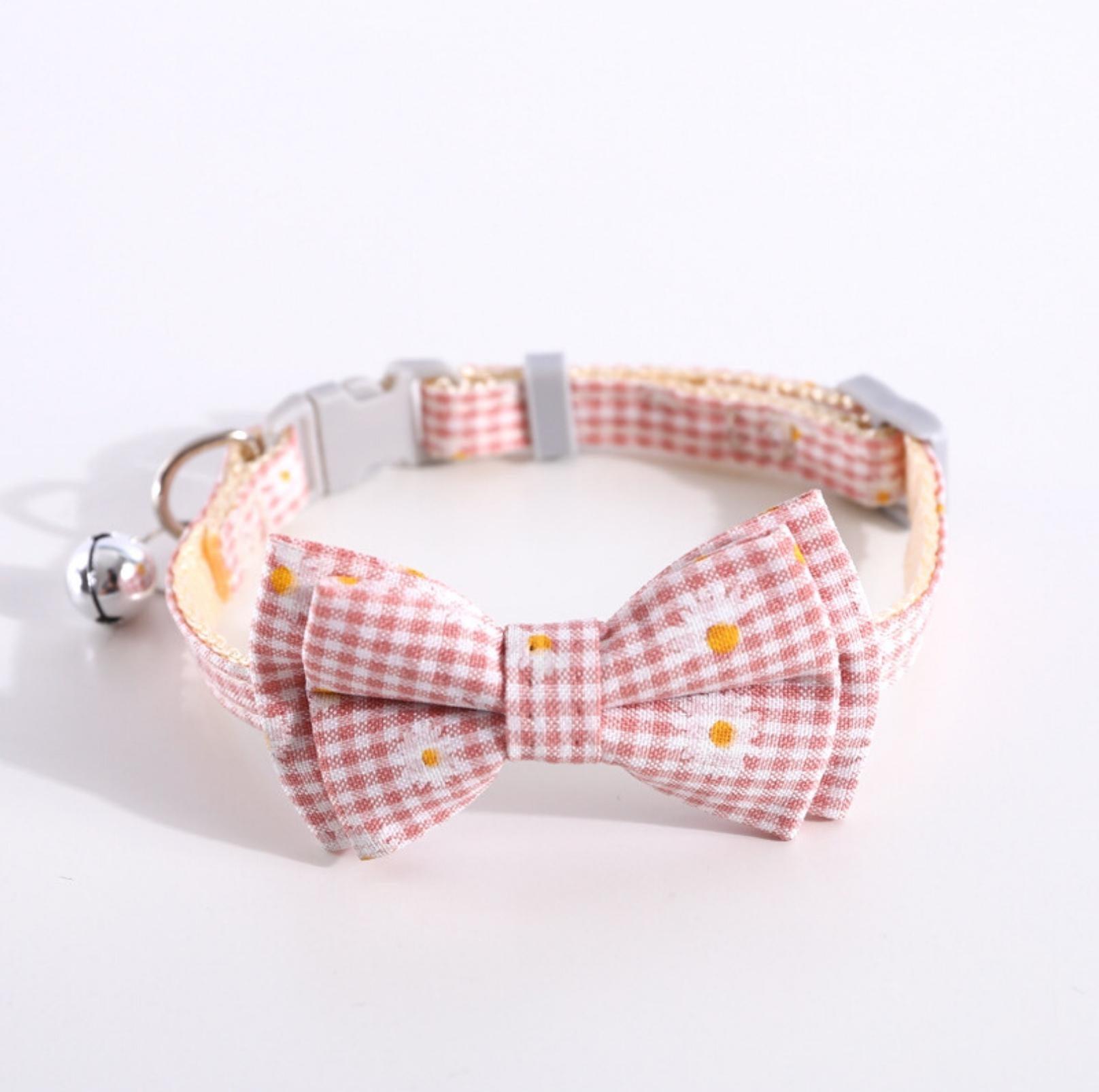 Pet Adjustable Bow Collar with Daisy Pattern