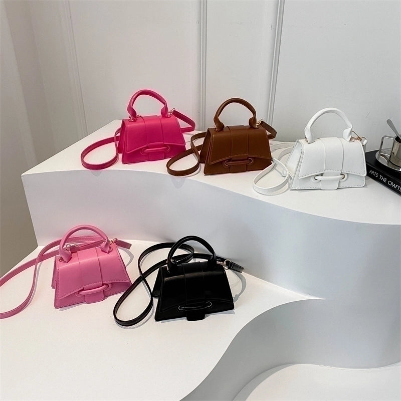 Women's Medium Pu Leather Solid Color Vintage Style Classic Style Flip Cover Crossbody Bag
