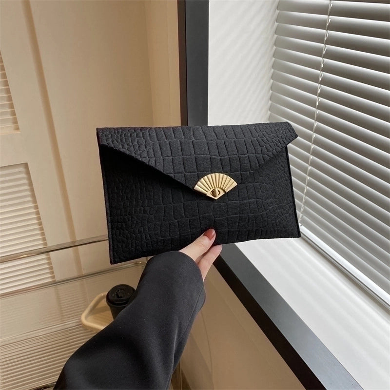 Women's Medium Felt Cloth Solid Color Streetwear Square Lock Clasp Envelope Bag