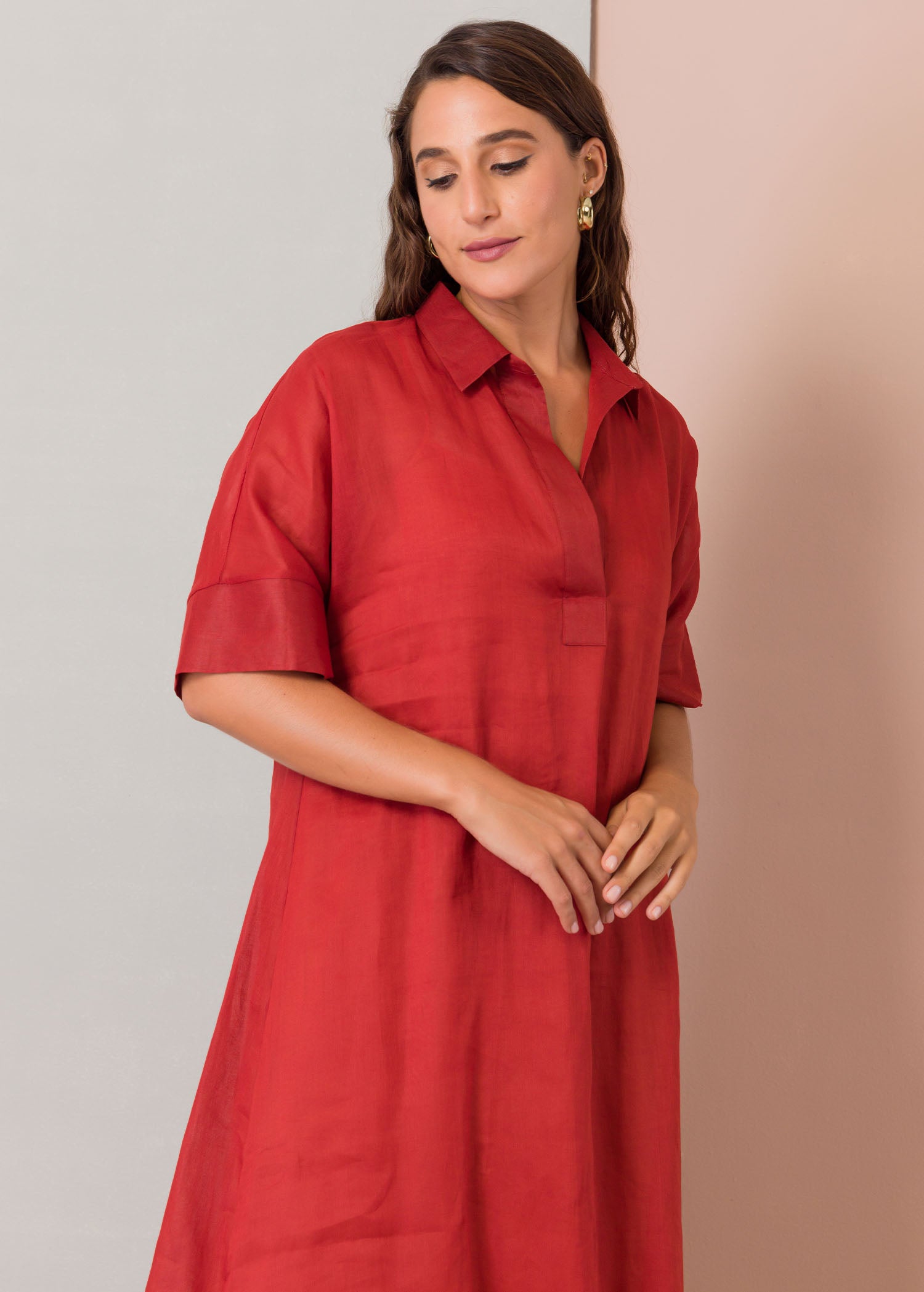 Open collar dress with extended sleeves