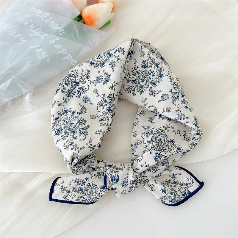 Women's Elegant Sweet Ditsy Floral Polka Dots Heart Shape Polyester Silk Scarf