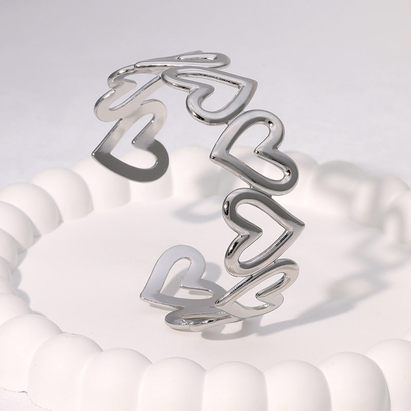 Simple And Versatile Fashion Glossy Heart-Shaped Niche Cute Design Gold-Plated Stainless Steel Bracelet