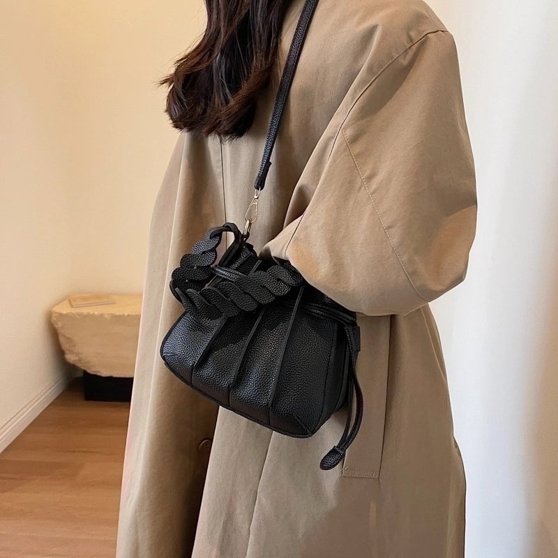 Women's Small Pu Leather Solid Color Streetwear String Shoulder Bag