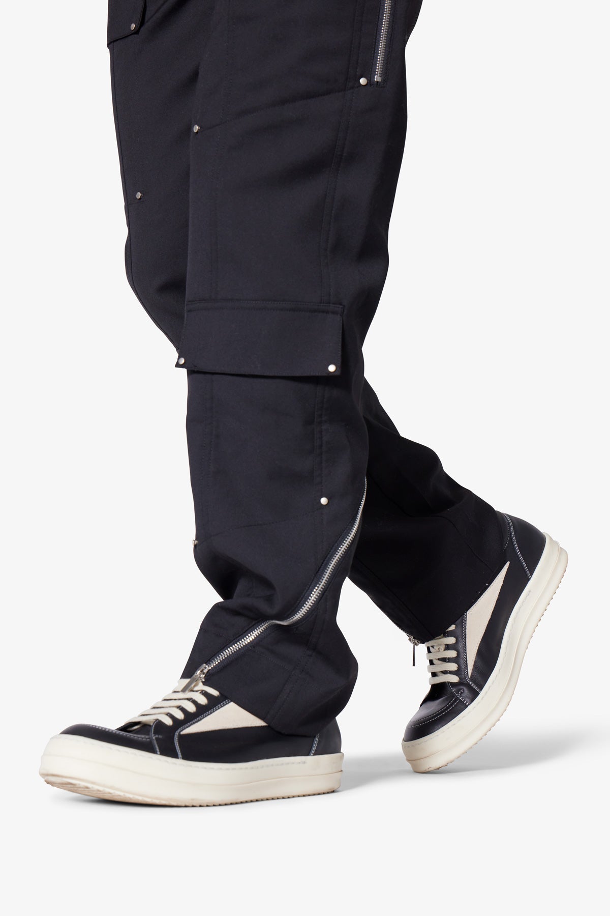 Angled Zip Cargo Pants - Black