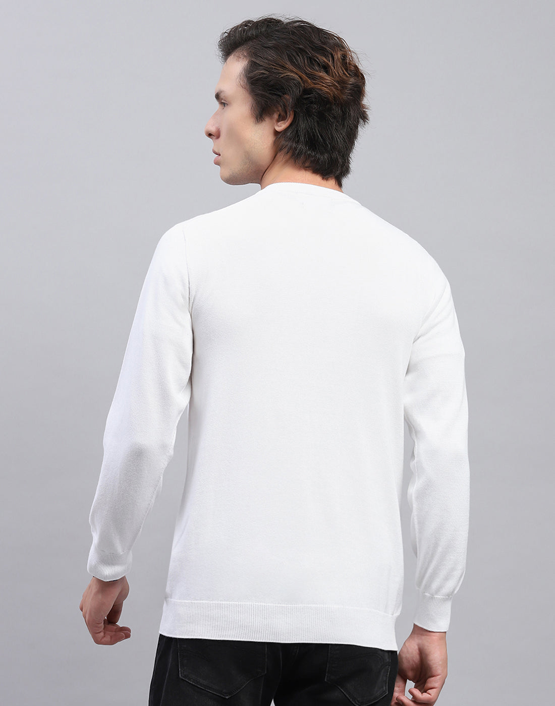 Men White Solid V Neck Full Sleeve Pullover