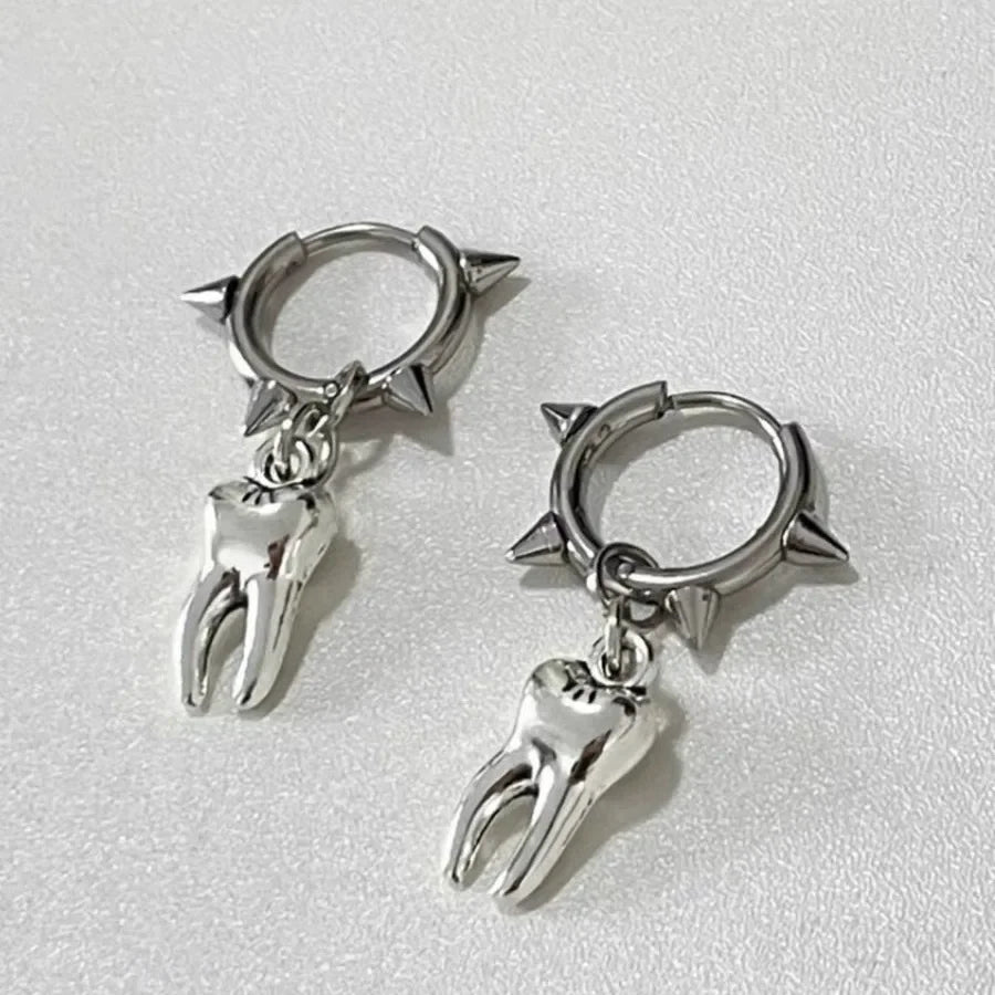 Heart & Thorns Earring