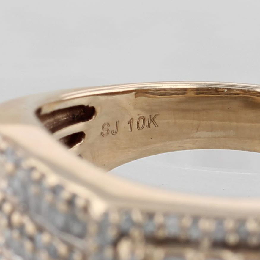 0.93ctw Diamond Cluster Halo Ring 10k Yellow Gold Size 8