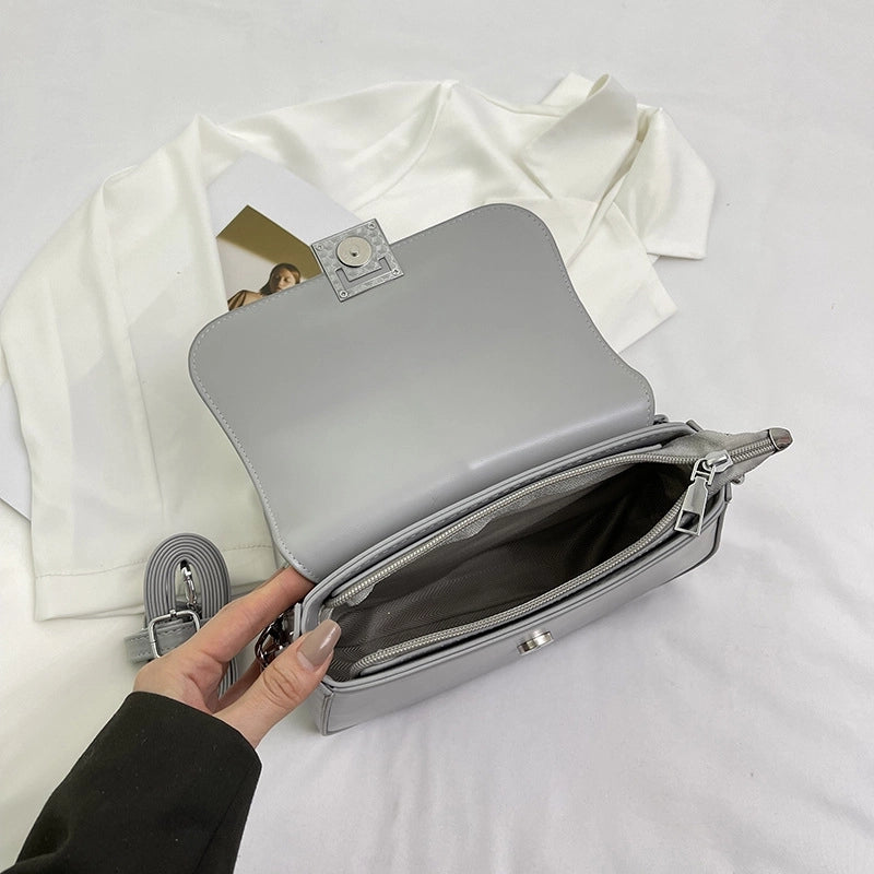 Women's Medium Pu Leather Solid Color Vintage Style Classic Style Square Magnetic Buckle Shoulder Bag