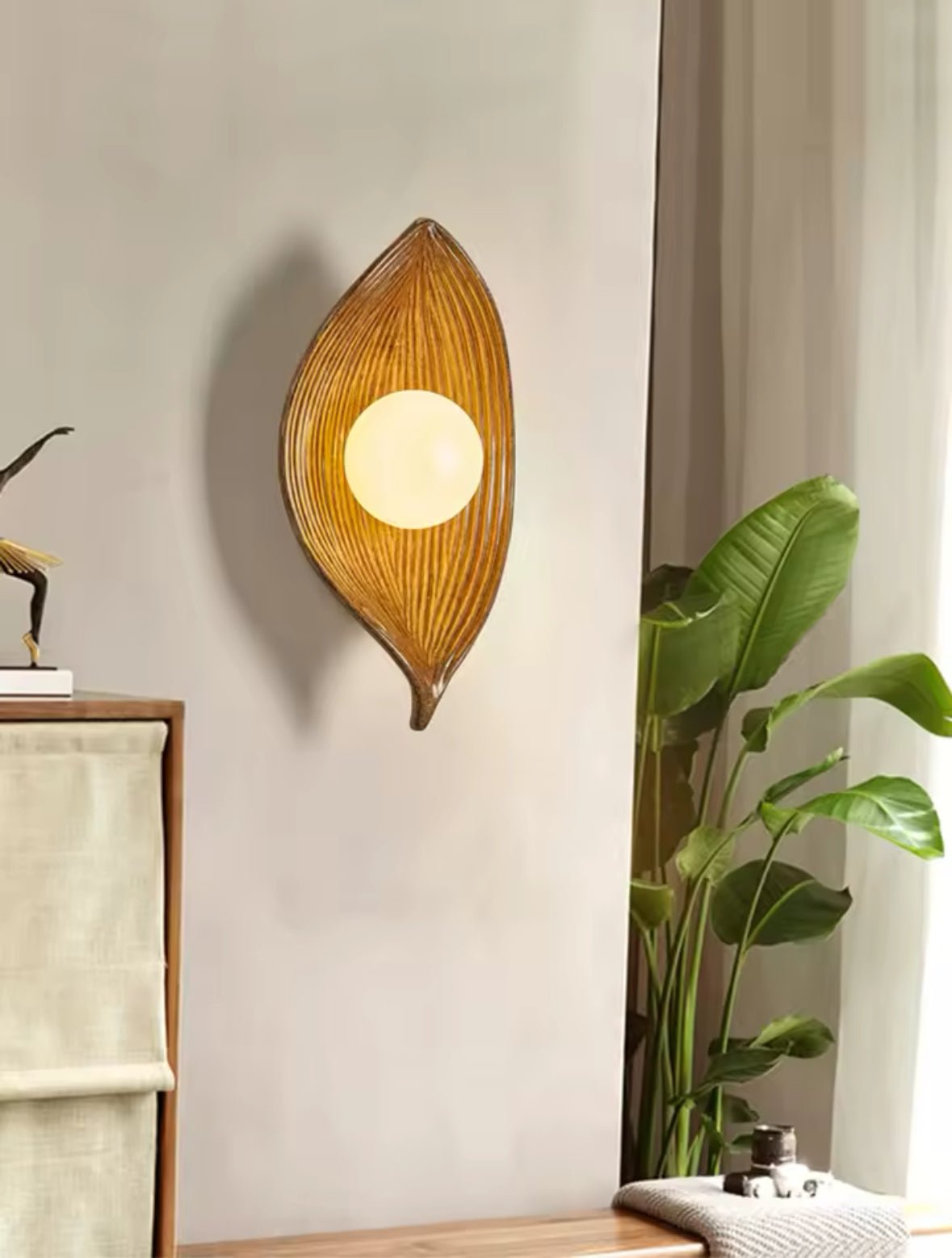 Leaf-Shaped Wall Light with Wooden Design