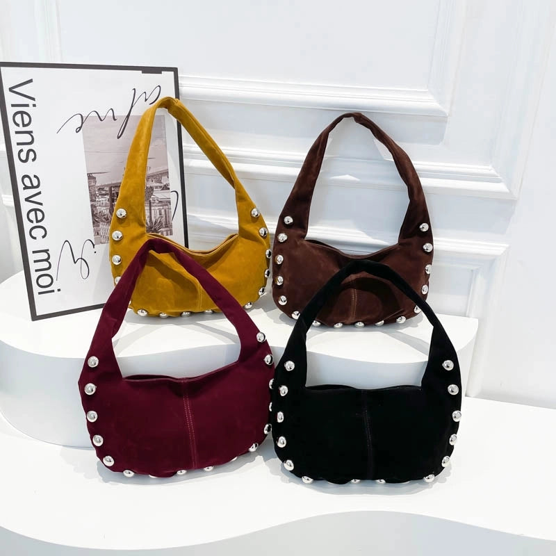 Women's Pu Leather Solid Color Classic Style Dumpling Shape Zipper Shoulder Bag