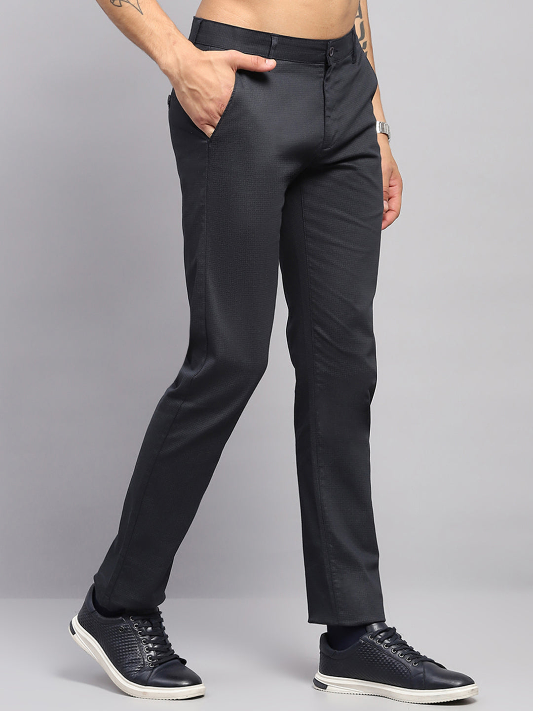 Men Black Solid Regular Fit Trouser