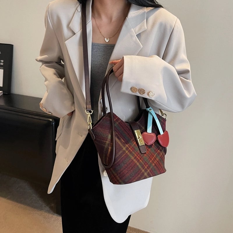 Women's Suede Lattice Heart Shape Vintage Style Classic Style Ornament Sewing Thread Metal Button Bucket Zipper Buckle Shoulder Bag Crossbody Bag Bucket Bag