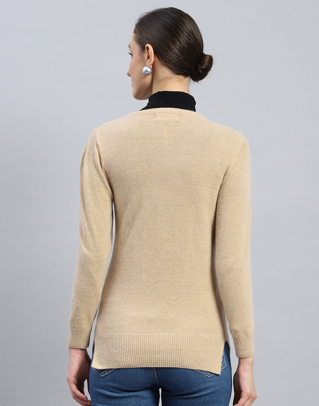 Women Beige Solid Round Neck Full Sleeve Cardigan