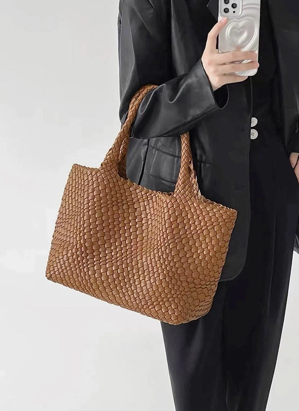 Women's Large Pu Leather Solid Color Vintage Style Streetwear Weave Square Magnetic Buckle Shoulder Bag