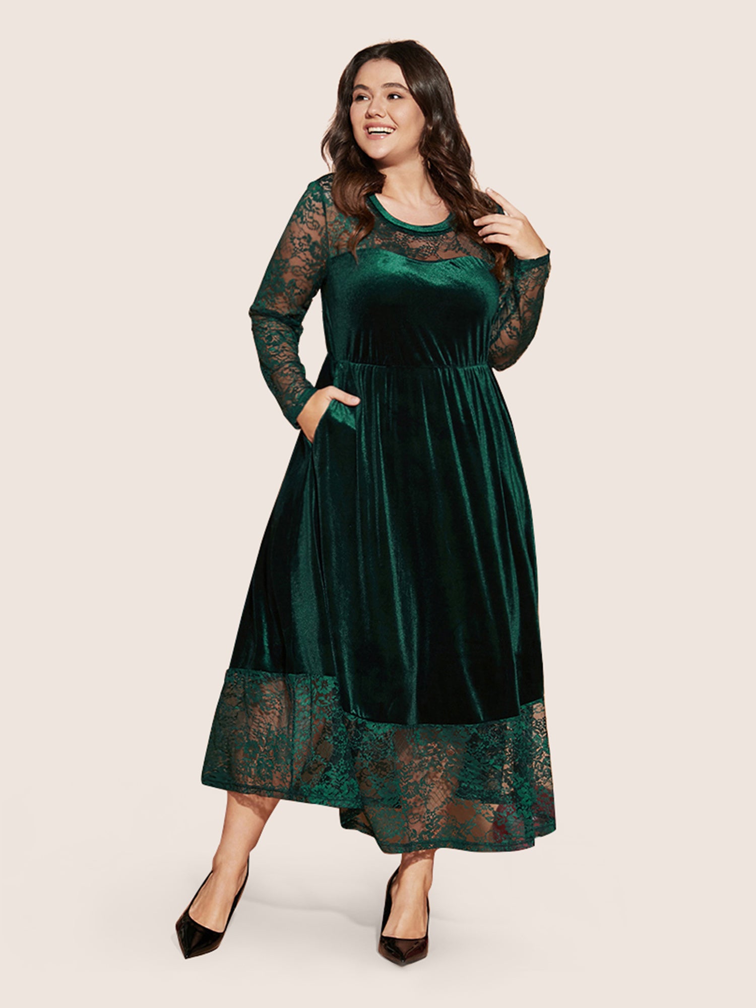 Solid Contrast Lace Pocket Round Neck Velvet Dress