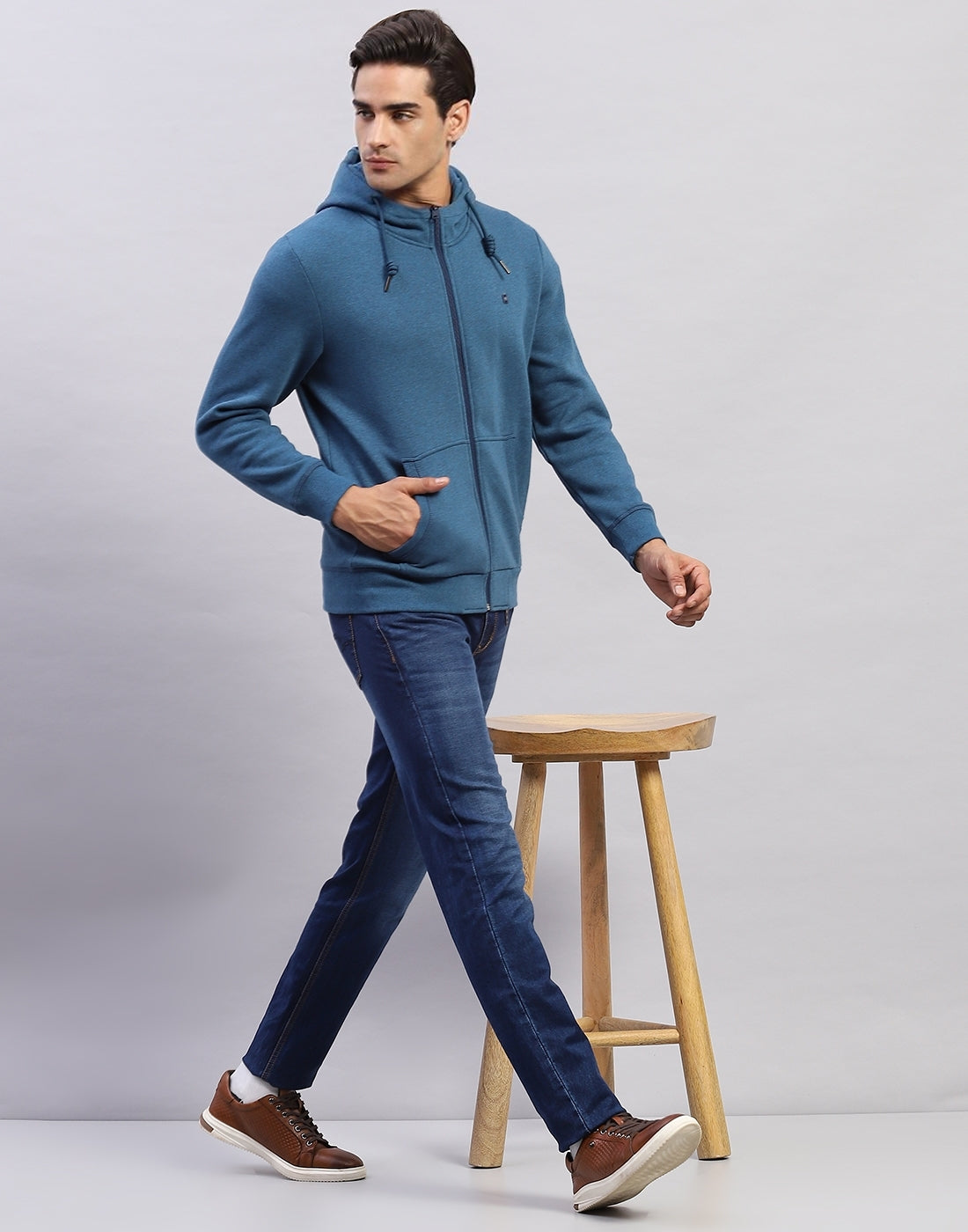 Men Blue Solid Hooded Full Sleeve Sweatshirt