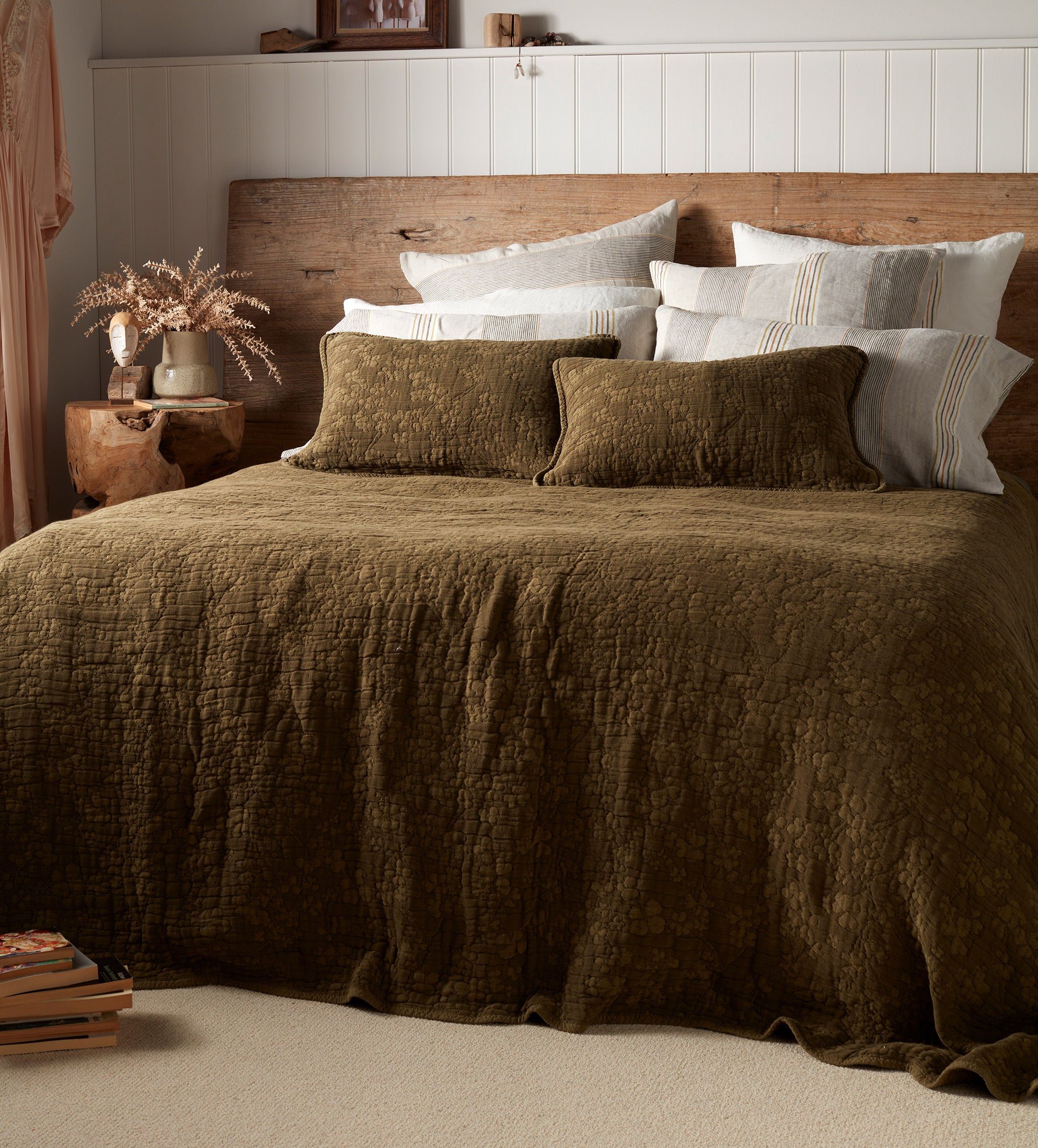 Dark Olive Clover 100% Cotton Quilted Throw