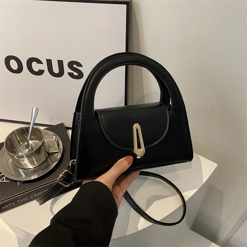 Women's Medium Pu Leather Solid Color Streetwear Square Lock Clasp Crossbody Bag