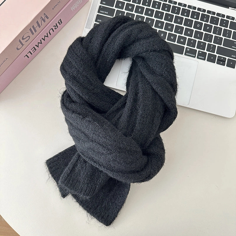 Women's Minimalist Solid Color Knit Scarf