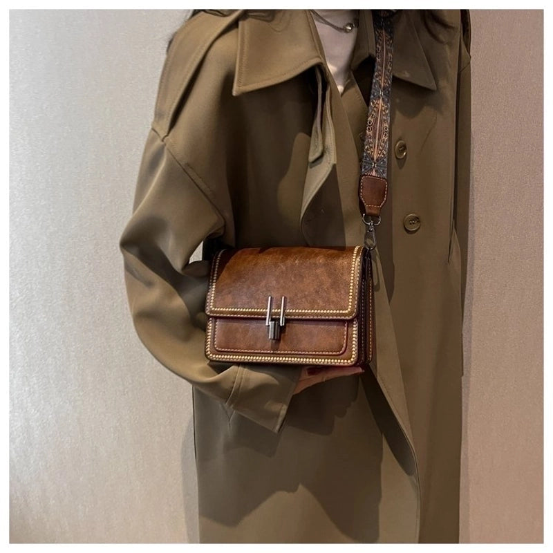 Women's Pu Leather Solid Color Fashion Square Lock Clasp Crossbody Bag