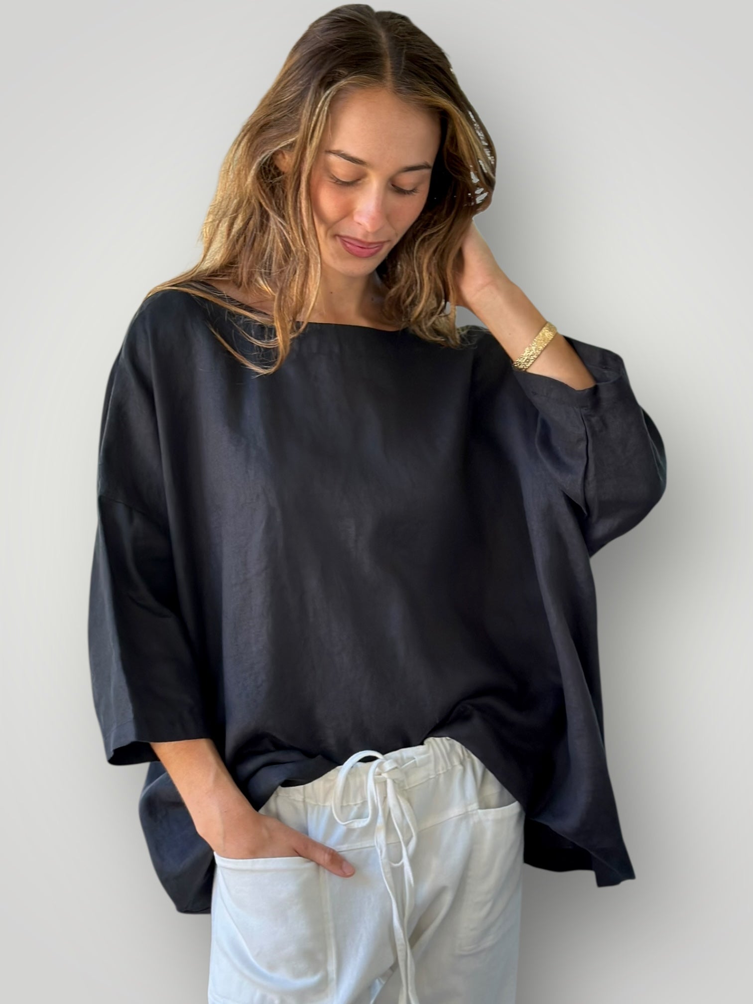 marita top  - black linen