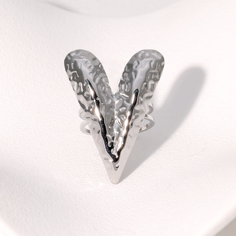 Fashionable And Exaggerated Personality Retro Love-Shaped Ring French Gold-Plated Stainless Steel Ring For Women