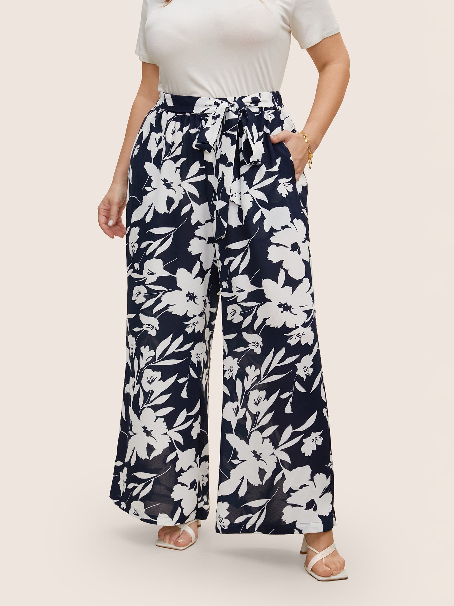 Silhouette Floral Print Ties Side Seam Pocket Pants