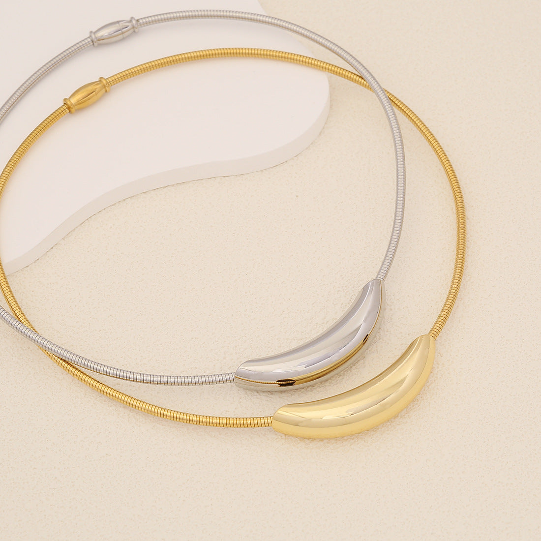 Expressive Circle Geometric Stainless Steel Electroplating Necklaces
