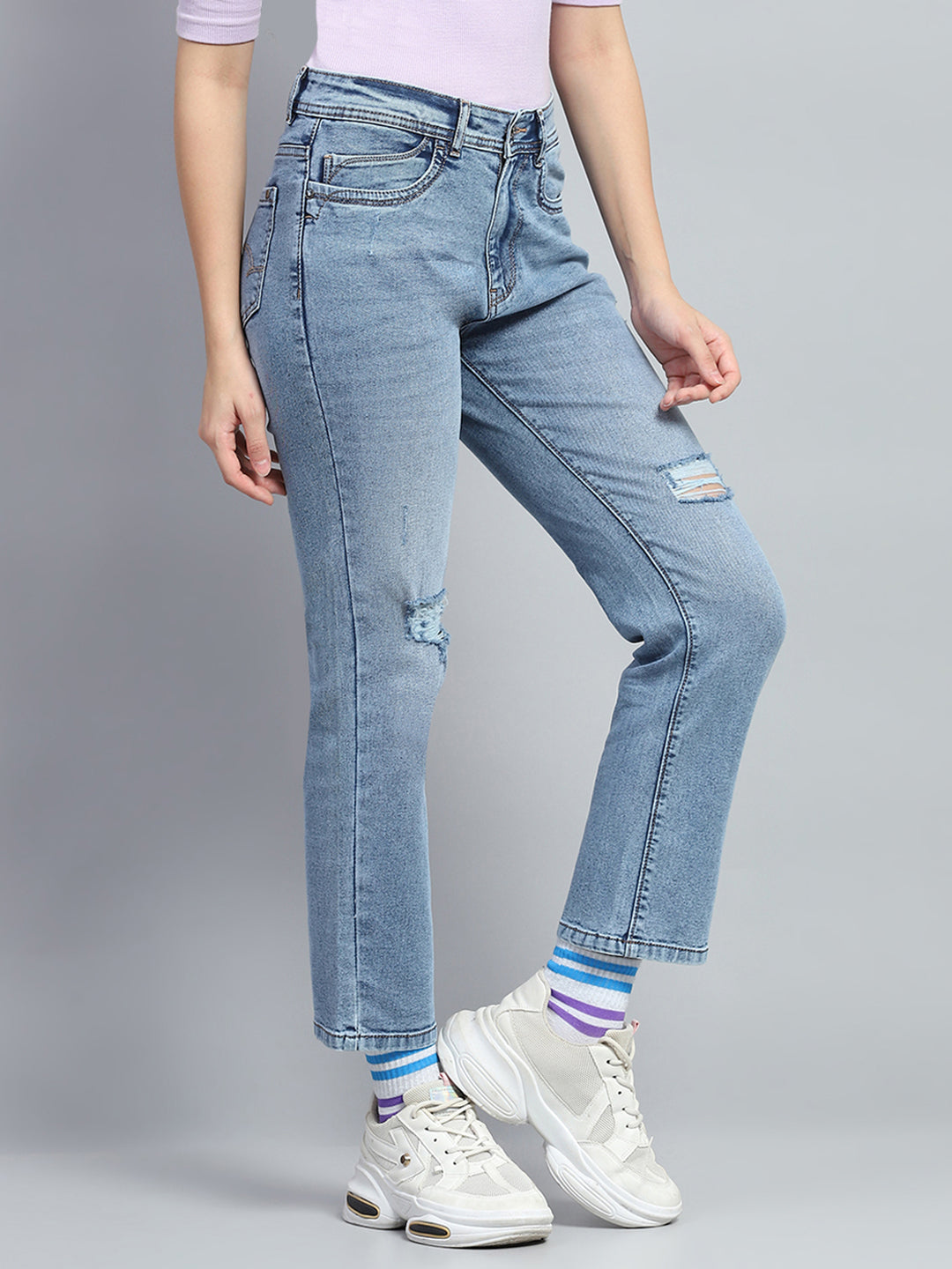 Women Blue Solid Mild Distressed Straight Fit Denim