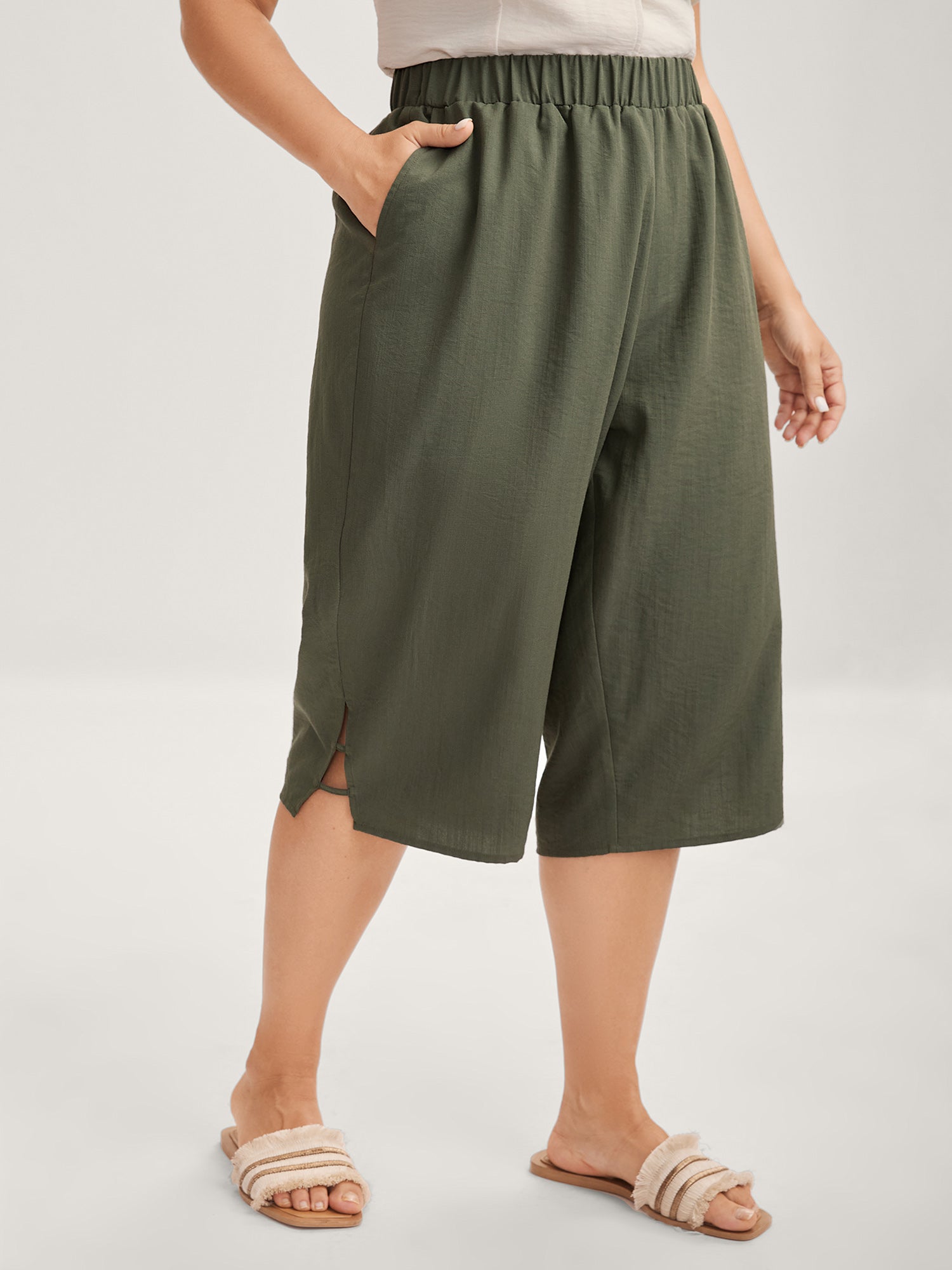 Stretchy Waist Straight-Leg Capri Pants