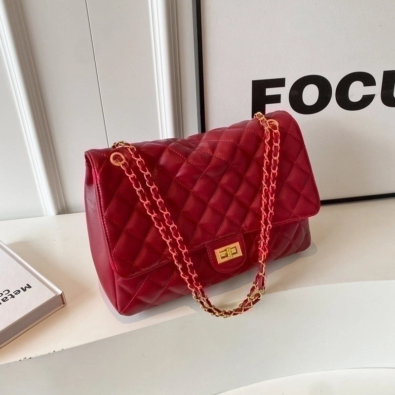Women's Large All Seasons Pu Leather Solid Color Streetwear Square Lock Clasp Shoulder Bag Chain Bag