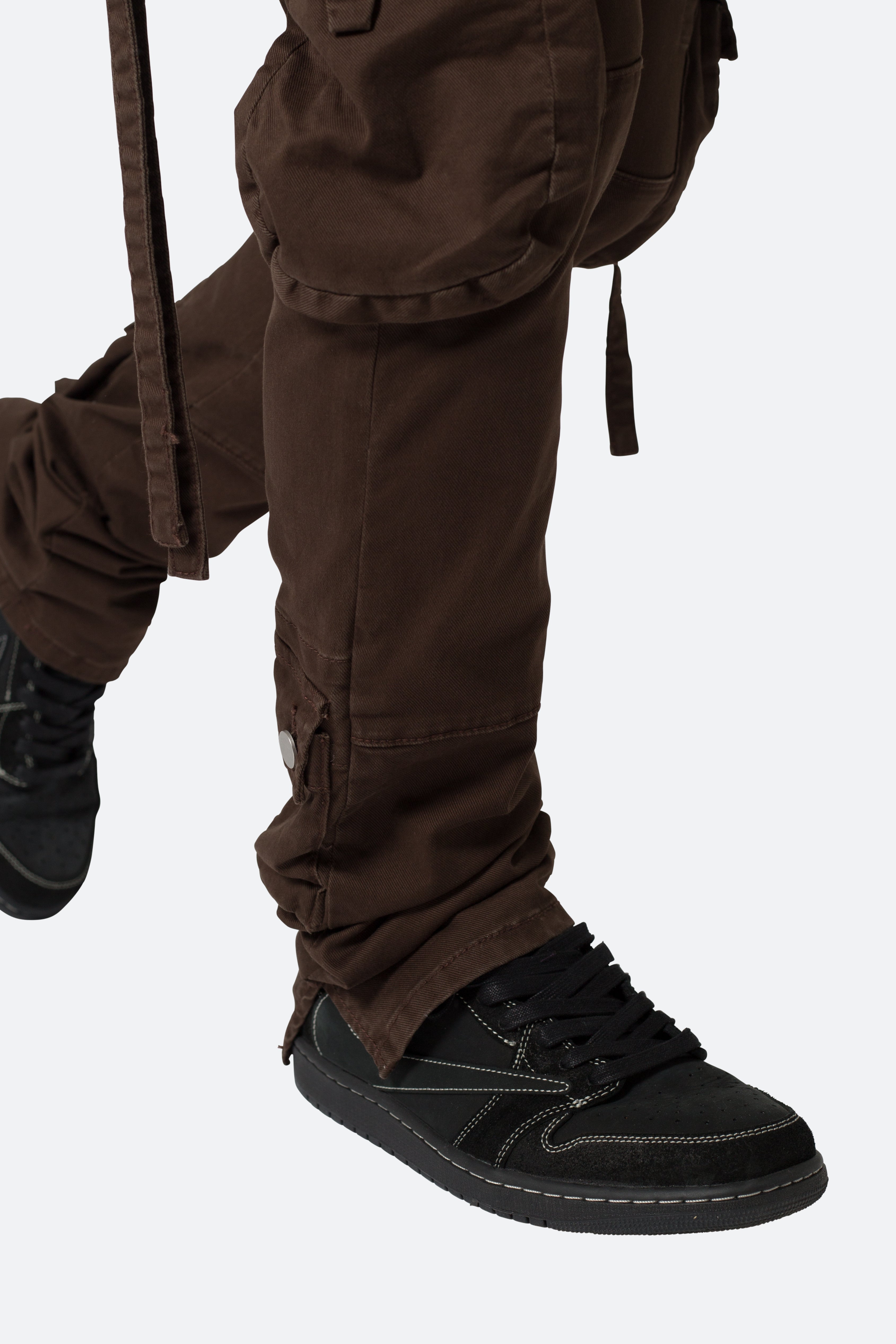 D152 Cargo Pants - Chocolate