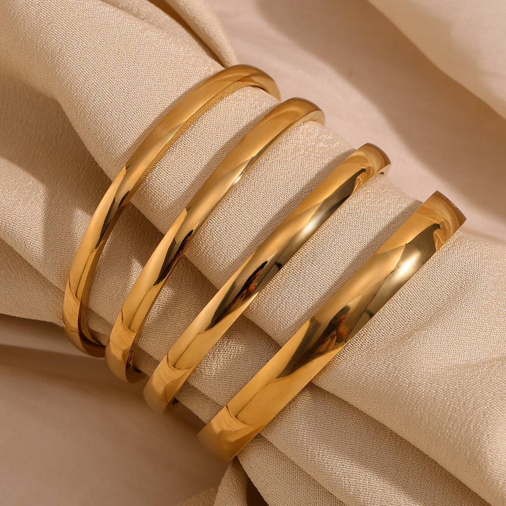 Fashionable Simple Personalized Versatile Hand Jewelry Stainless Steel Plated With 18K Gold Niche 4Mm Wide Smooth Bracelet For Women