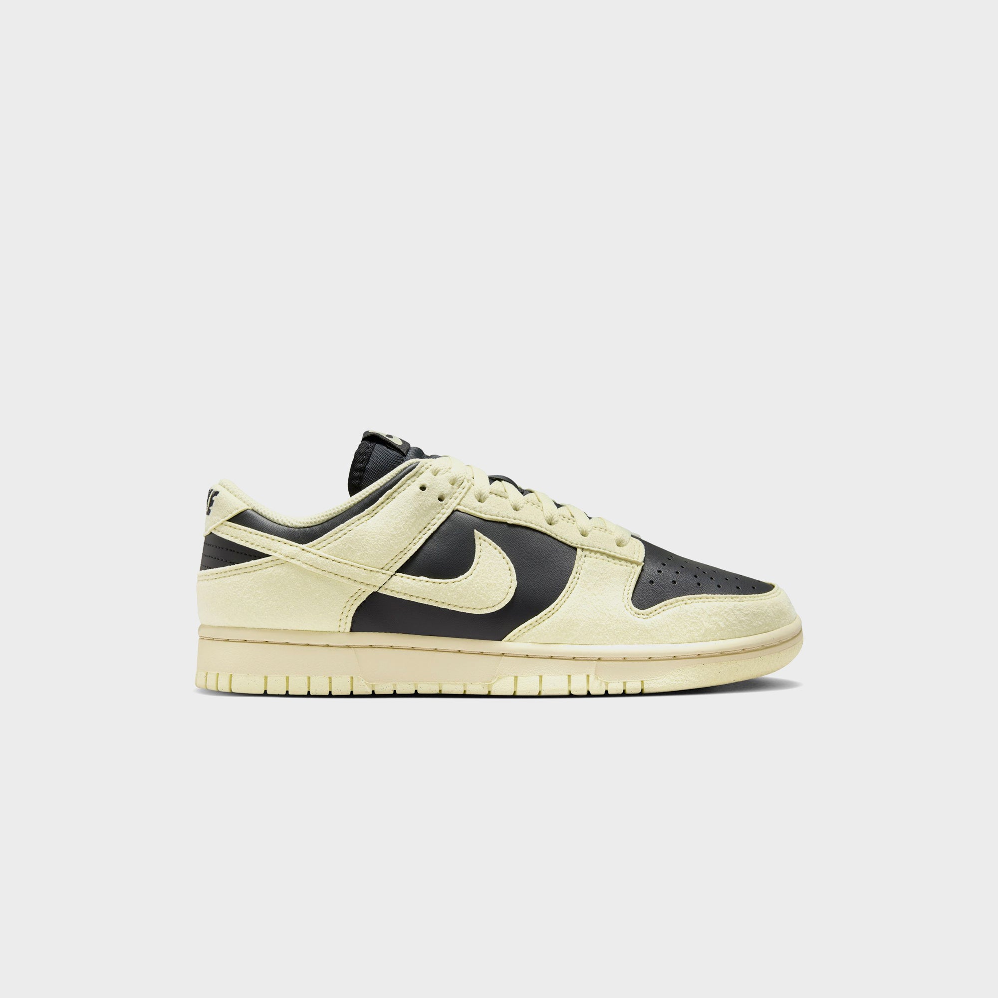 Nike WMNS Dunk Low  - Off-Noir / Light Khaki / Alabaster