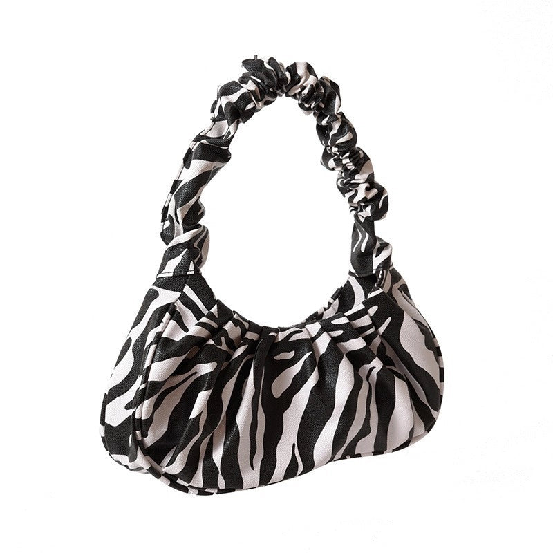 Women's Medium Pu Leather Rainbow Streetwear Pillow Shape Magnetic Buckle Underarm Bag