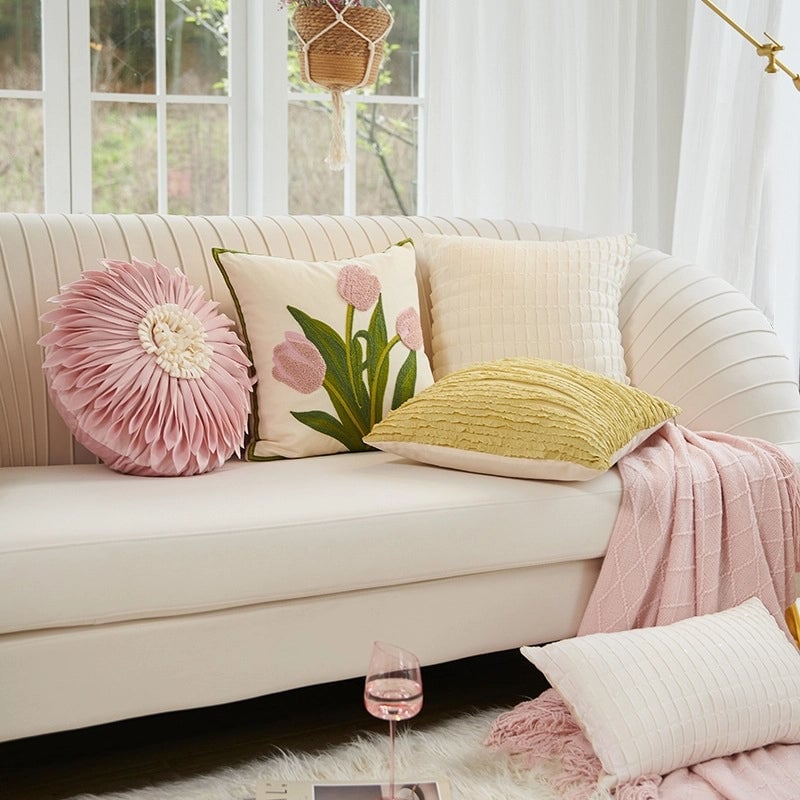 Elegant Minimalist Flower Polyester Pillow Cases