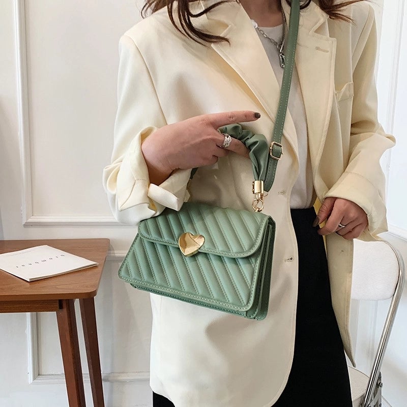 Women's Small Pu Leather Heart Shape Fashion Square Lock Clasp Crossbody Bag