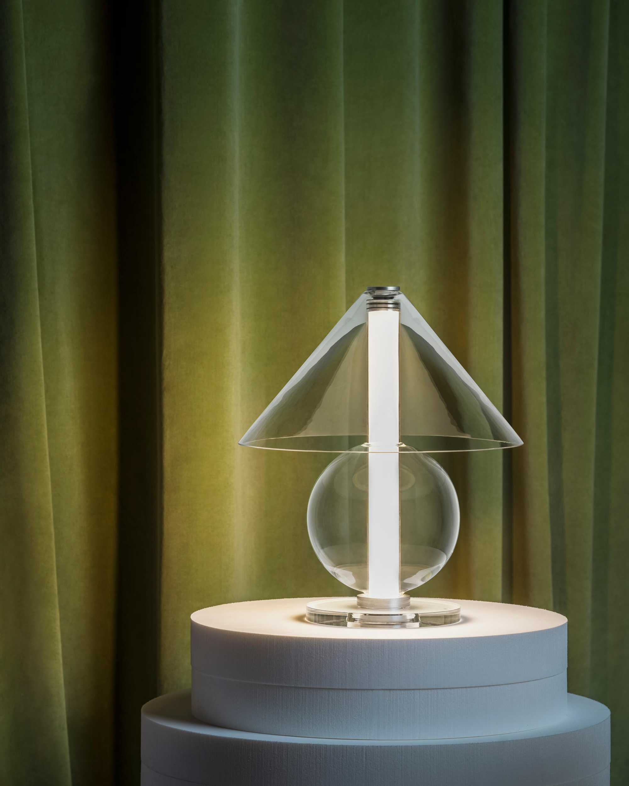 Marset Fragile table lamp
