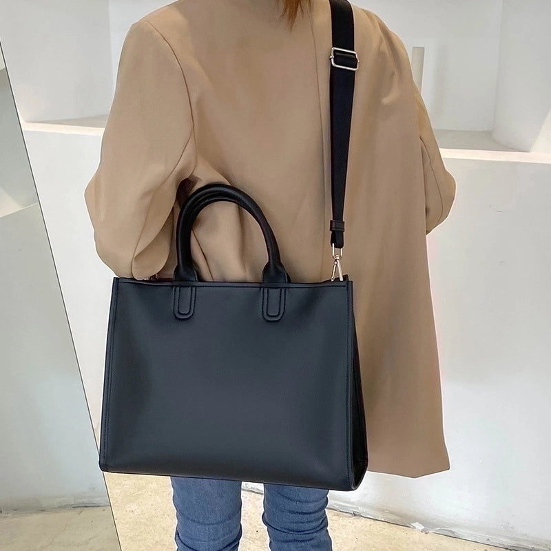 Women's Large Pu Leather Solid Color Streetwear Square Zipper Handbag