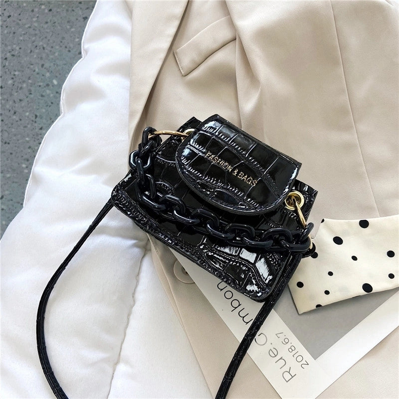 Women's All Seasons Pu Leather Solid Color Streetwear Square Flip Cover Handbag Square Bag