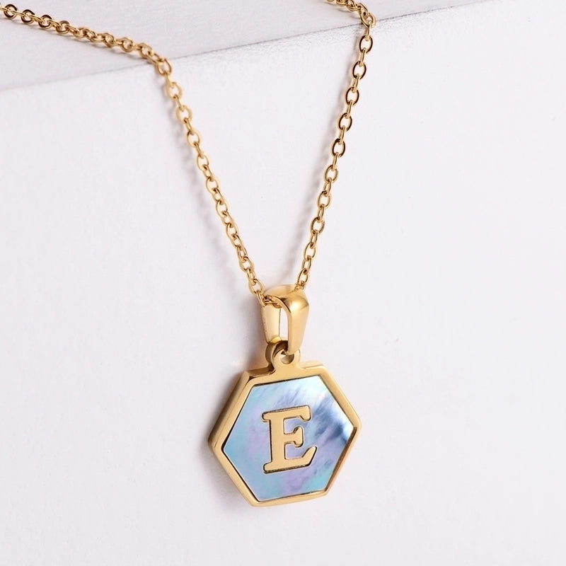 304 Stainless Steel 18K Gold Plated Minimalist Plating Letter Shell Pendant Necklace