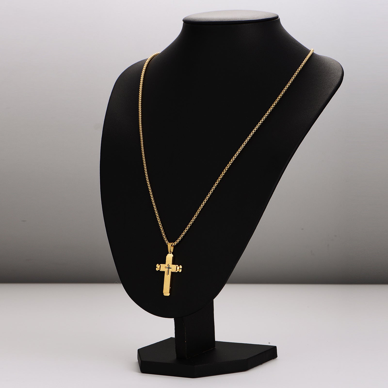 Amlins Stainless Steel Necklace Hollow Simple Engraving Pendant