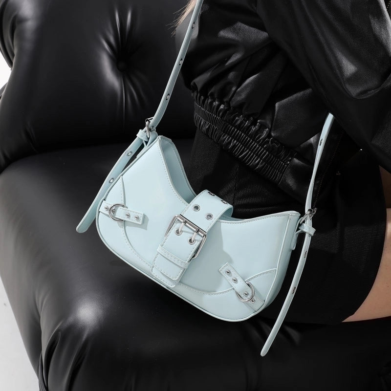Women's Medium Pu Leather Solid Color Streetwear Pillow Shape Zipper Crossbody Bag