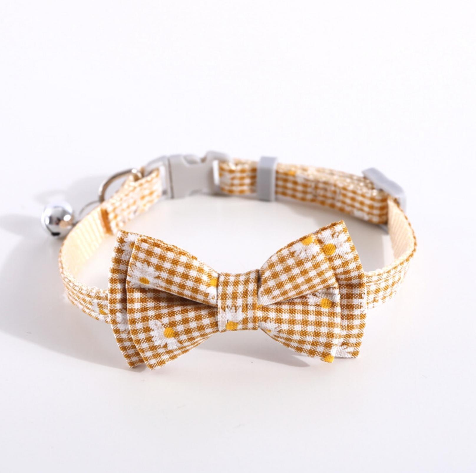 Pet Adjustable Bow Collar with Daisy Pattern